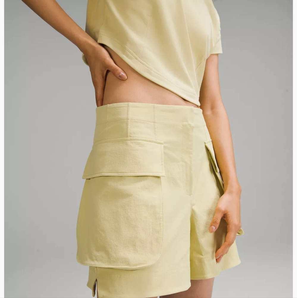 🍋 Lululemon Relaxed-Fit Super-High-Rise Cargo Short 4" Sz 14